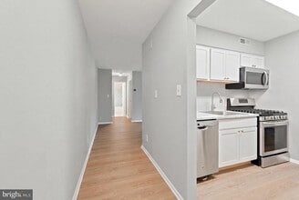 Building Photo - 6003 Majors Ln