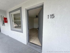 Building Photo - 2127 Davie Blvd