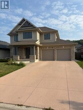 Building Photo - 22 Foxtail Ln
