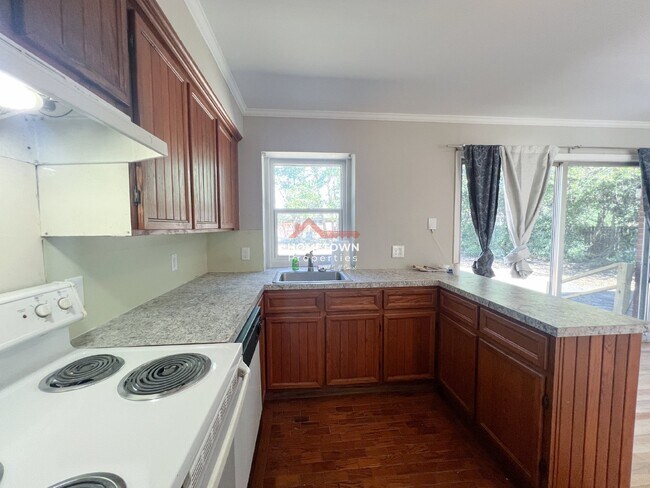 Foto del edificio - 3730 Forest Glen Dr