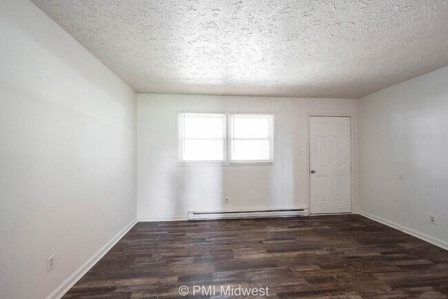 Foto del edificio - "Charming 2-Bedroom Retreat in Fountaintown with Spacious Layout – Your Cozy 844 Sq Ft Haven Awai...