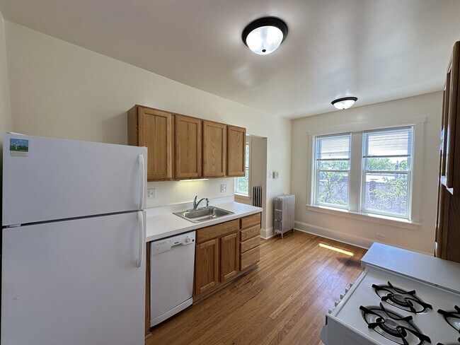 Foto del edificio - 2856 W Cullom Ave