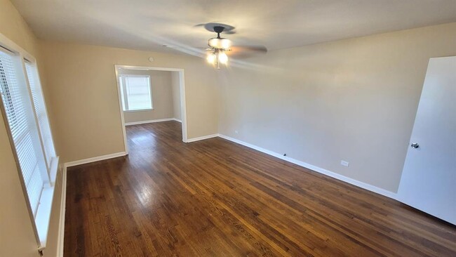 Building Photo - 2717 Nichols Ave