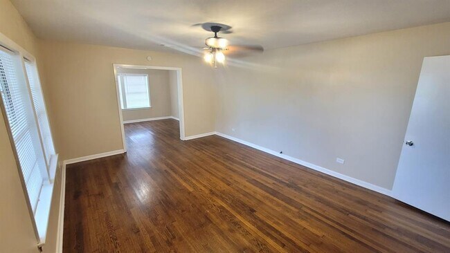 Foto del edificio - 2717 Nichols Ave