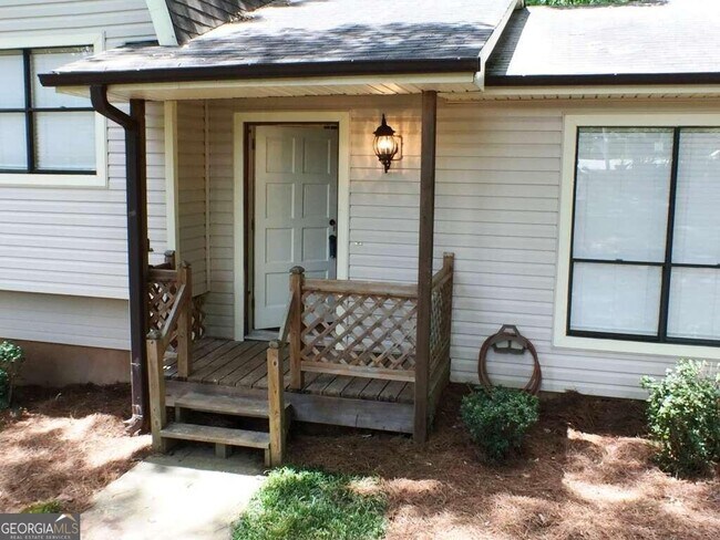 Foto del edificio - 5040 Woodland Dr NW