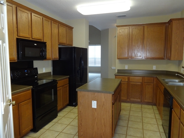 Building Photo - 2611 Lyra Cove
