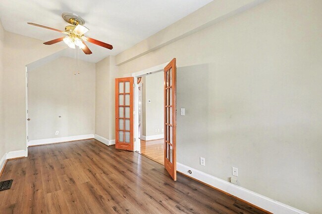 Building Photo - 222 Sterrett Ave