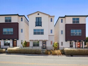 Building Photo - 2802 Chattleton Ln