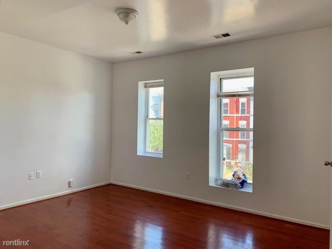Foto del edificio - 1022 6th St NE
