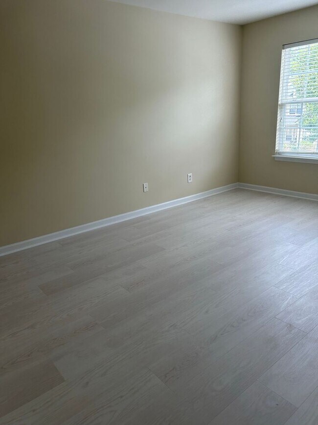 Building Photo - Exclusively Offered by Muse Realty, LLC