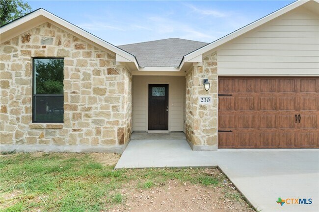 Foto del edificio - 230 Plum St