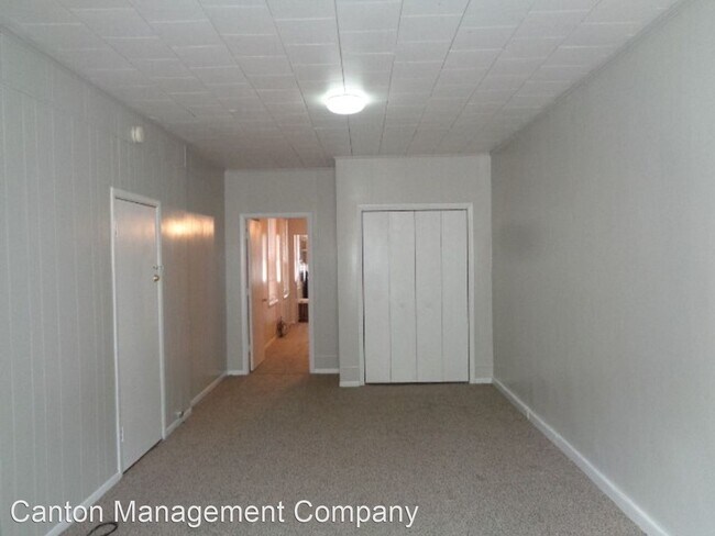 Building Photo - 312 S Highland Ave