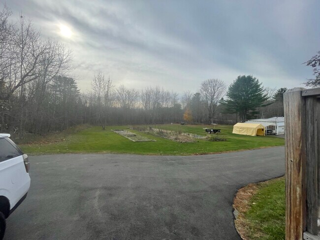 Foto del edificio - 277 Bangor Rd