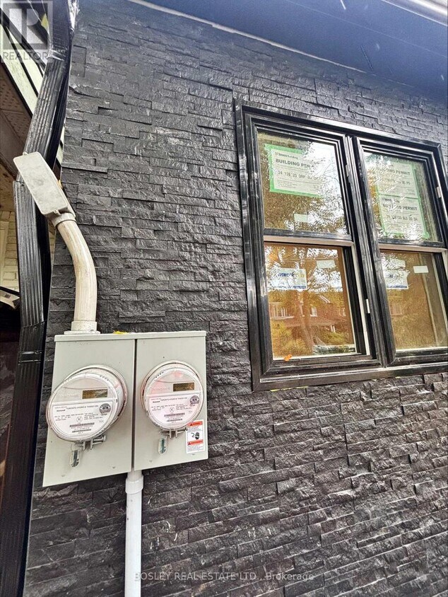 Photo du bâtiment - 686 Rhodes Ave