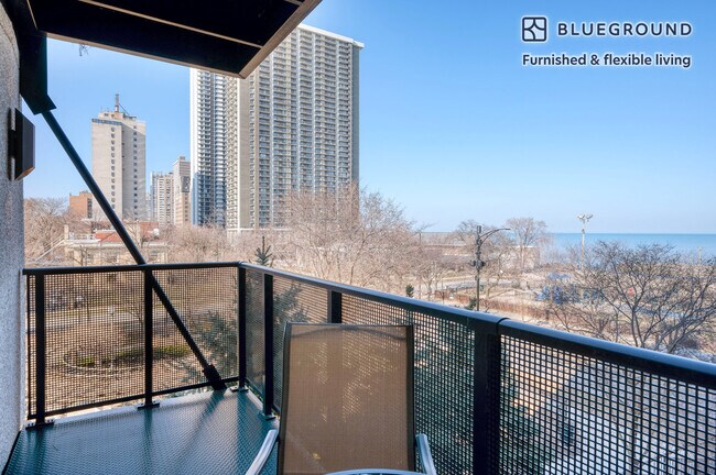 Foto del edificio - 5910 N Sheridan Rd