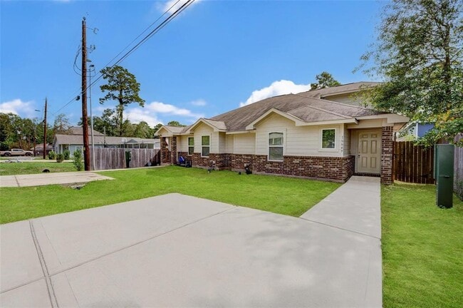 Foto del edificio - 16649 E Forrestal St