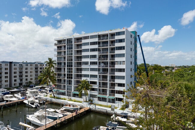 Building Photo - Serenity On the River