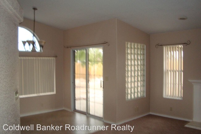 Foto del edificio - 3 br, 2 bath House - 72555 Larrea Ave