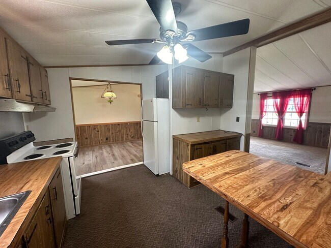 Foto del edificio - Inviting 3 Bedroom - 2 Bath Home with Lots...