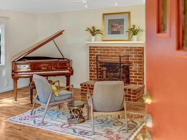 Foto del edificio - FOR RENT