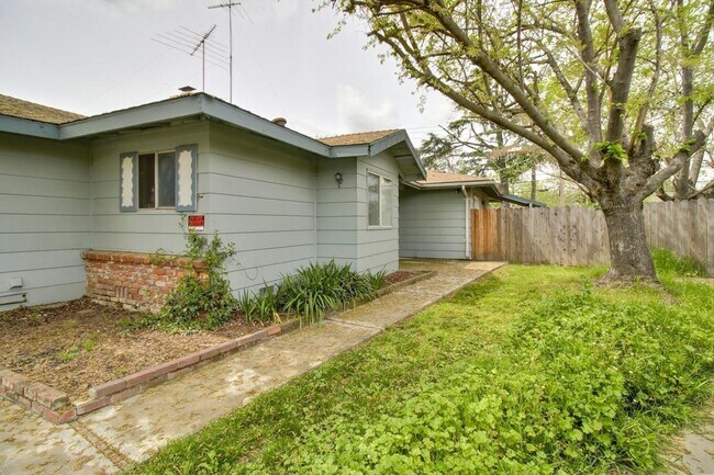 Foto del edificio - Renovated 3BD/2BA on Quiet Cul-de-Sac