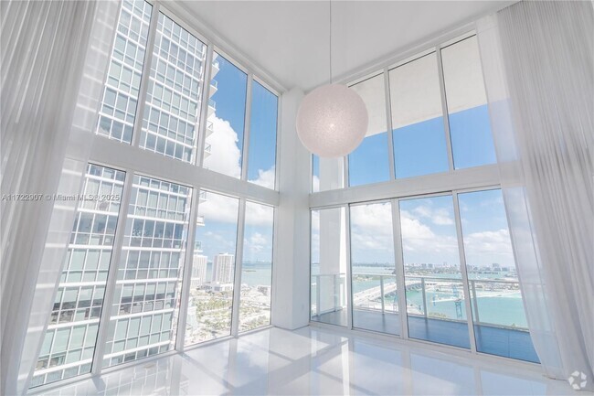 Building Photo - 1040 Biscayne Blvd