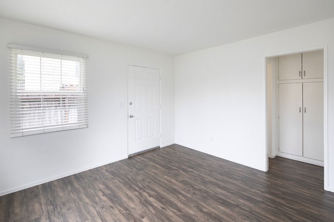 Foto del edificio - OPEN HOUSE: 10/25 1:30-2:30PM ~ 1BR Cottag...