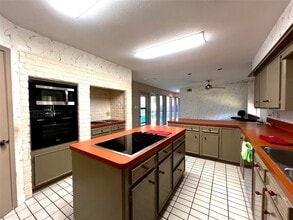 Building Photo - 2002 Tucumcari Dr Building Photo - 2002 Tucumcari Dr