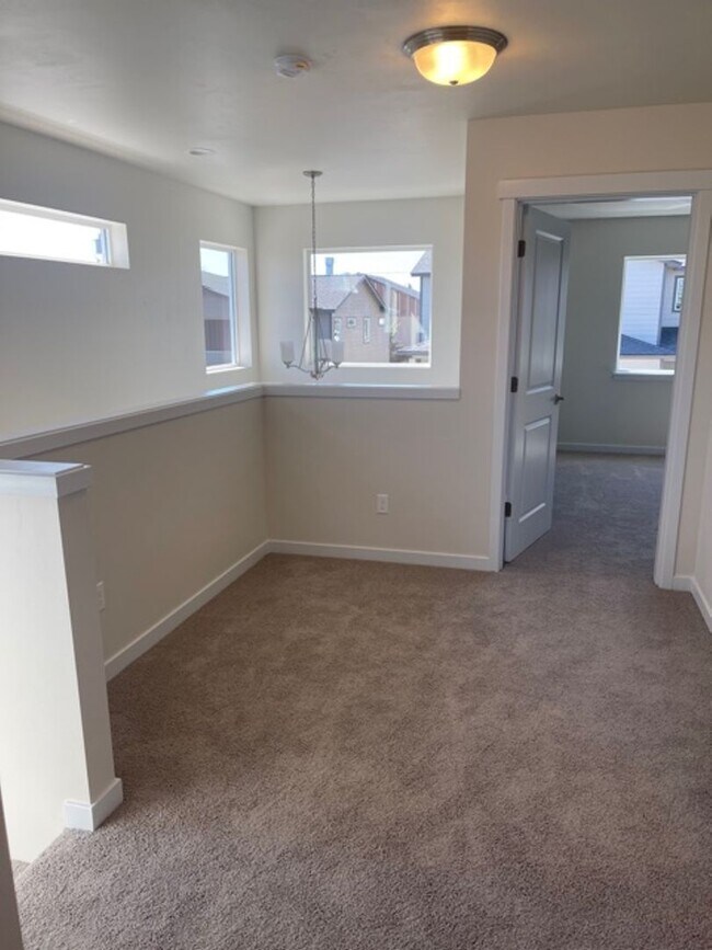 Foto del edificio - Like new construction near St. Charles!  W/S/G included!
