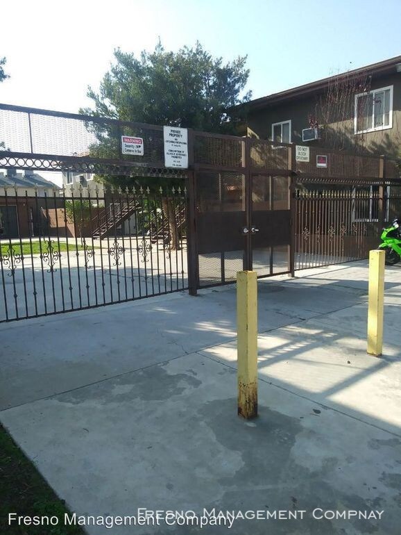 Building Photo - 1331 E San Bruno Ave