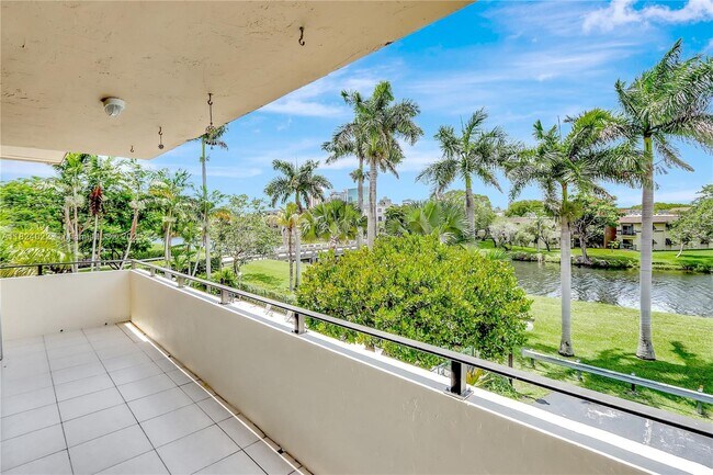 Foto del edificio - 7900 Camino Cir