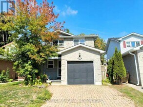 Building Photo - 1540 Norwill Crescent
