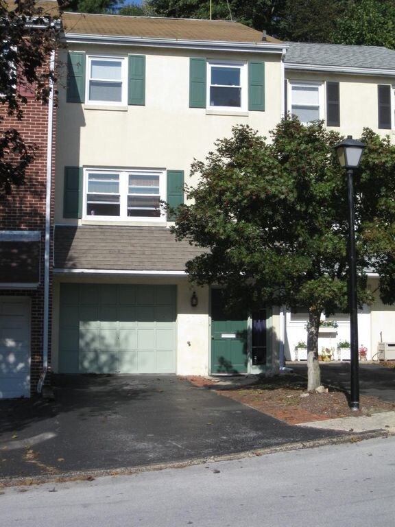 519 W Marshall St, West Chester, PA 19380 Townhouse for Rent in West