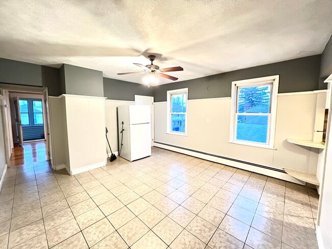 Building Photo - 36 Ferncliff Ave