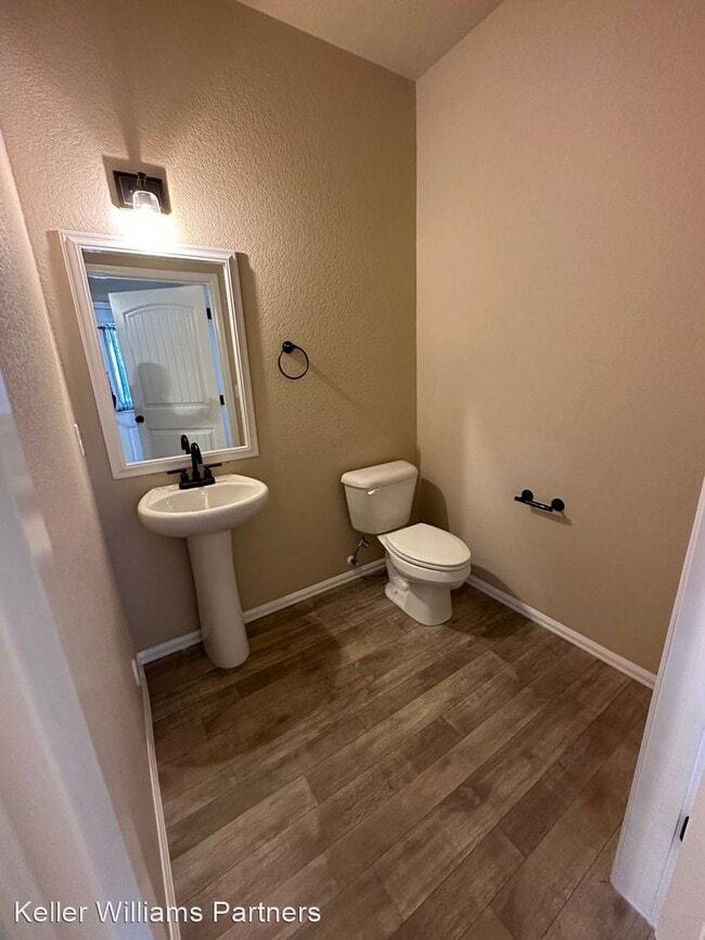 Building Photo - 3 br, 3 bath House - 7574 Sand Lake Hts