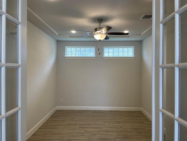 Building Photo - 840 Faith Dr