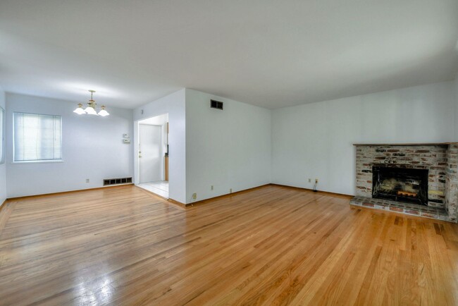 Building Photo - 4658 Strawberry Park Dr