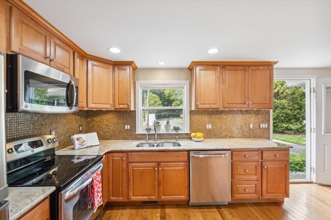 Building Photo - 84 Vernier Rd