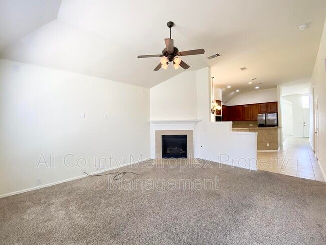 Building Photo - 2856 S Serrano