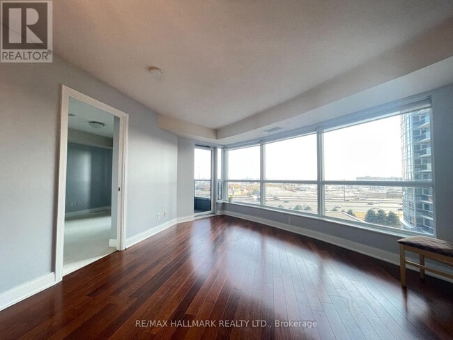 Building Photo - 135 Village Green Square