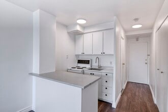 Building Photo - 3460 Rue Durocher