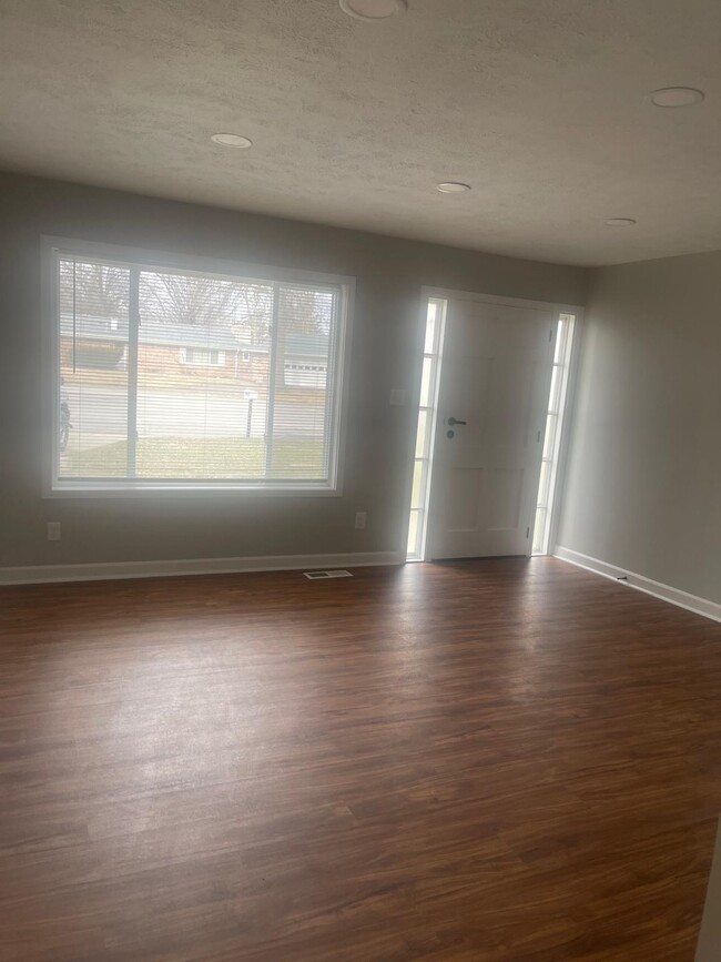 Living Room - 2601 Lawrence Ct