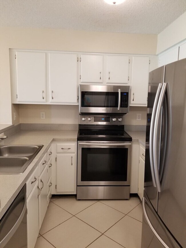 2400 Feather Sound Dr, Clearwater, FL 33762 House Rental in