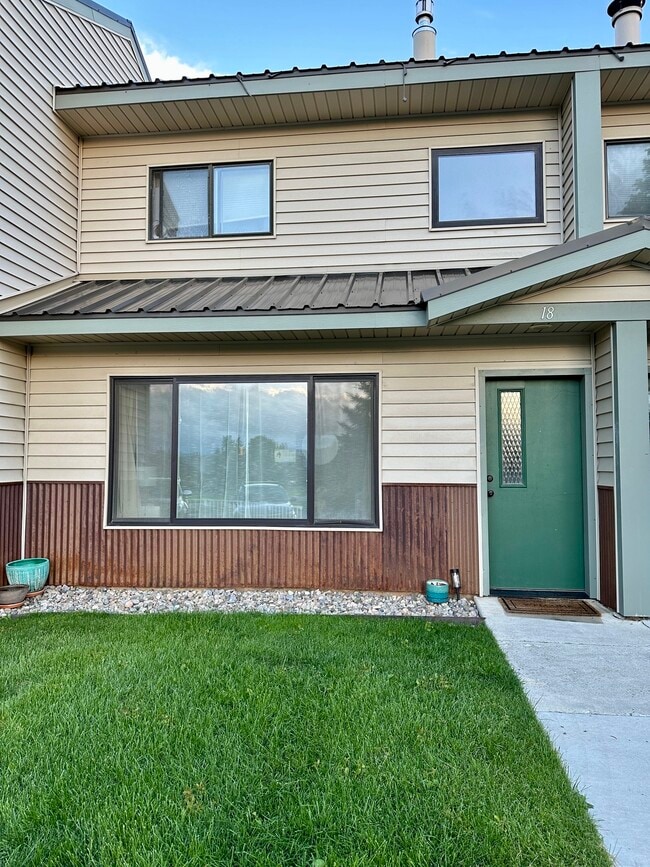 Building Photo - 284 Talisman Dr