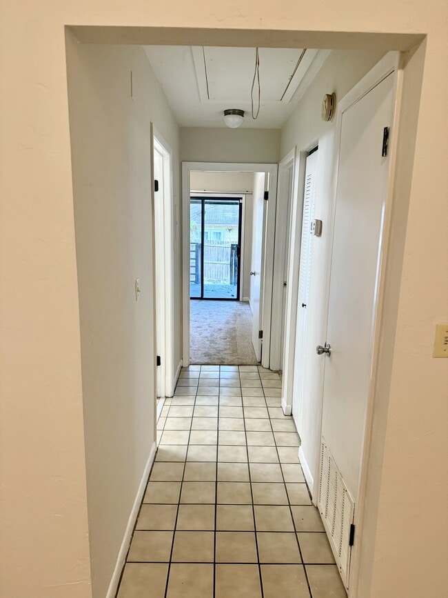 Building Photo - 6745 SW 45th Ave
