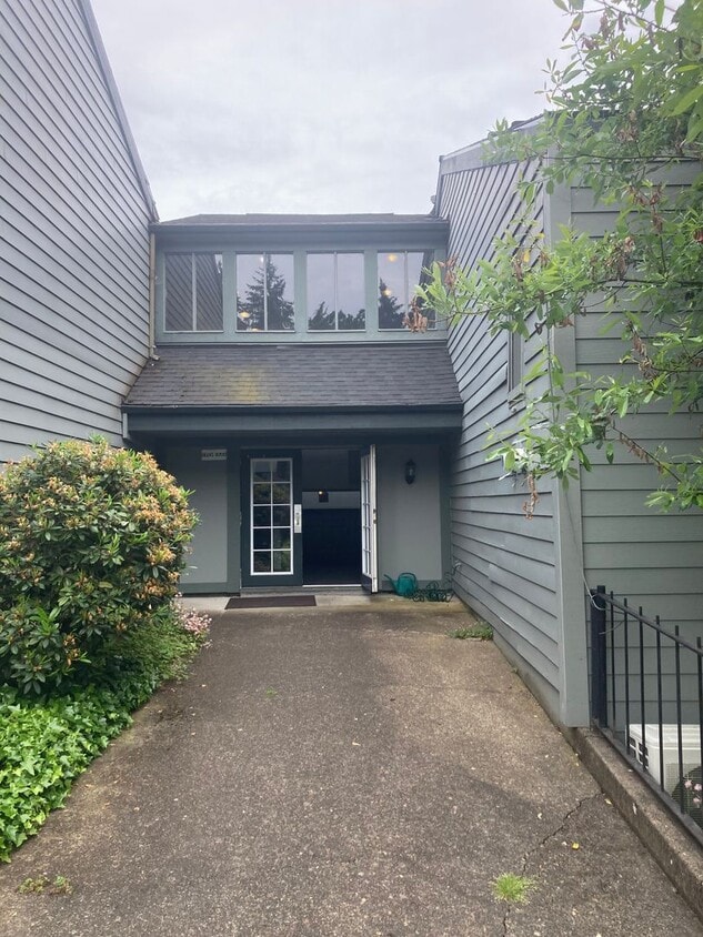 Primary Photo - 1 bedroom near Washington Square