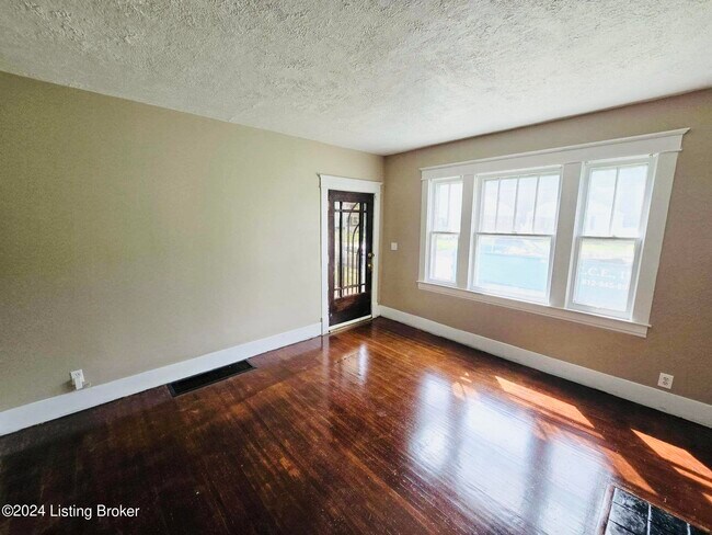 Building Photo - 121 N 44th St