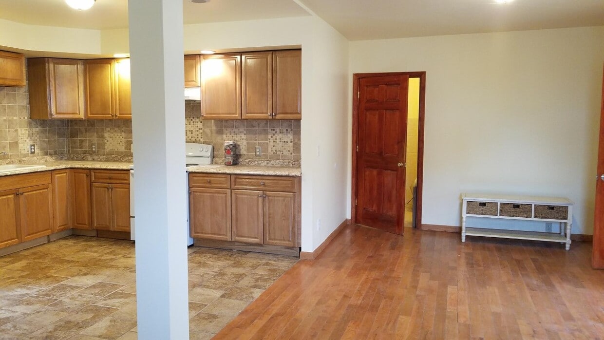 kitchen - 903 Church St