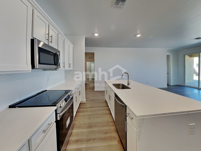 Building Photo - 13085 N Serenity Vly Dr