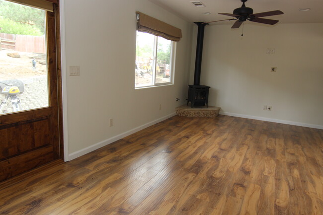 Building Photo - 7405 San Gabriel Rd